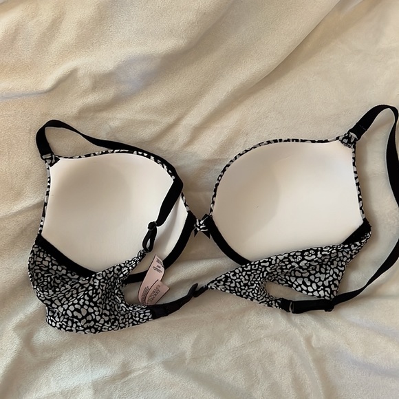 Victoria’s Secret bra - Picture 2 of 4